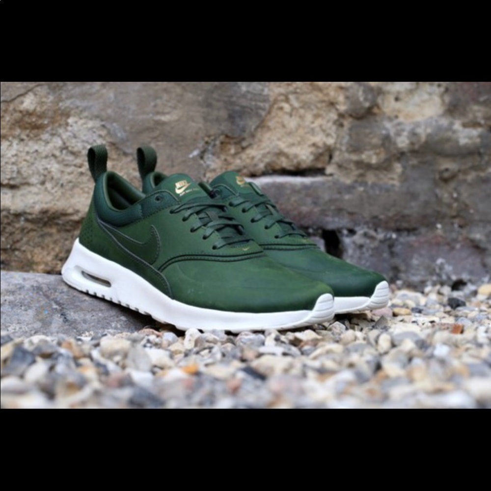 Nike Air Max Theas special edition green